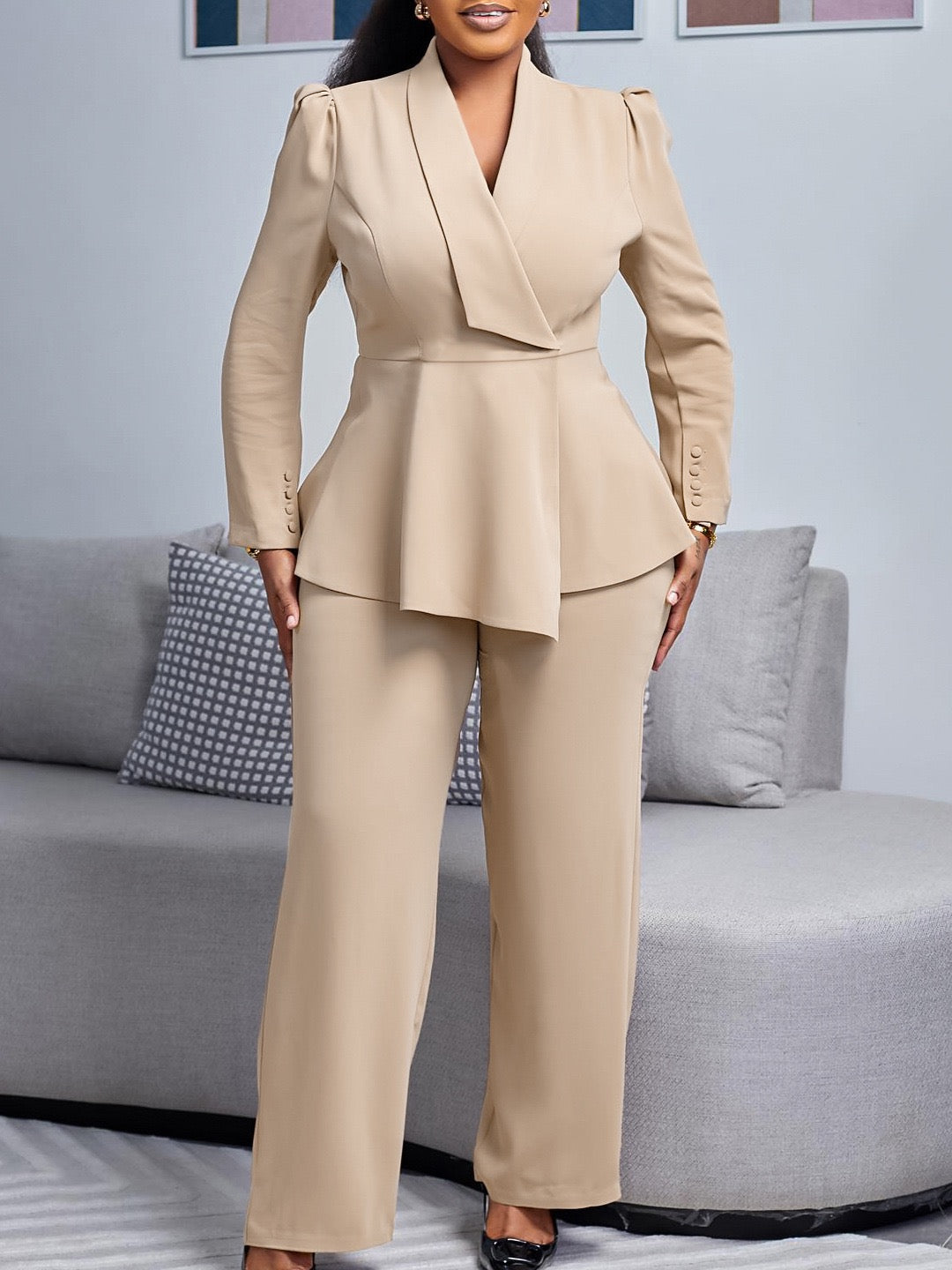 Elegant Tailored Pantsuit with Structured Jacket