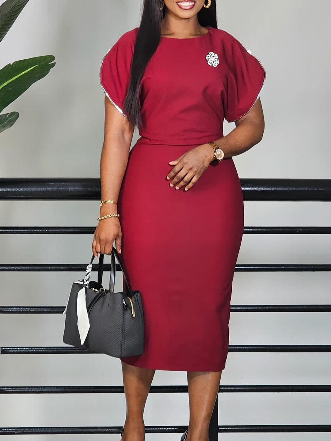 Body-Shaping Midi Dress with Decorative Brooch