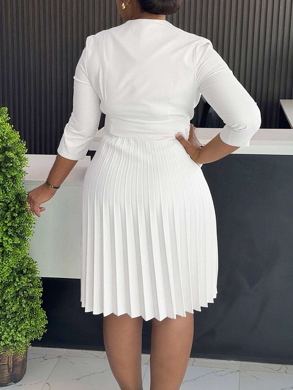 Elegant Work Midi Dress with Structured Top and Pleated Skirt