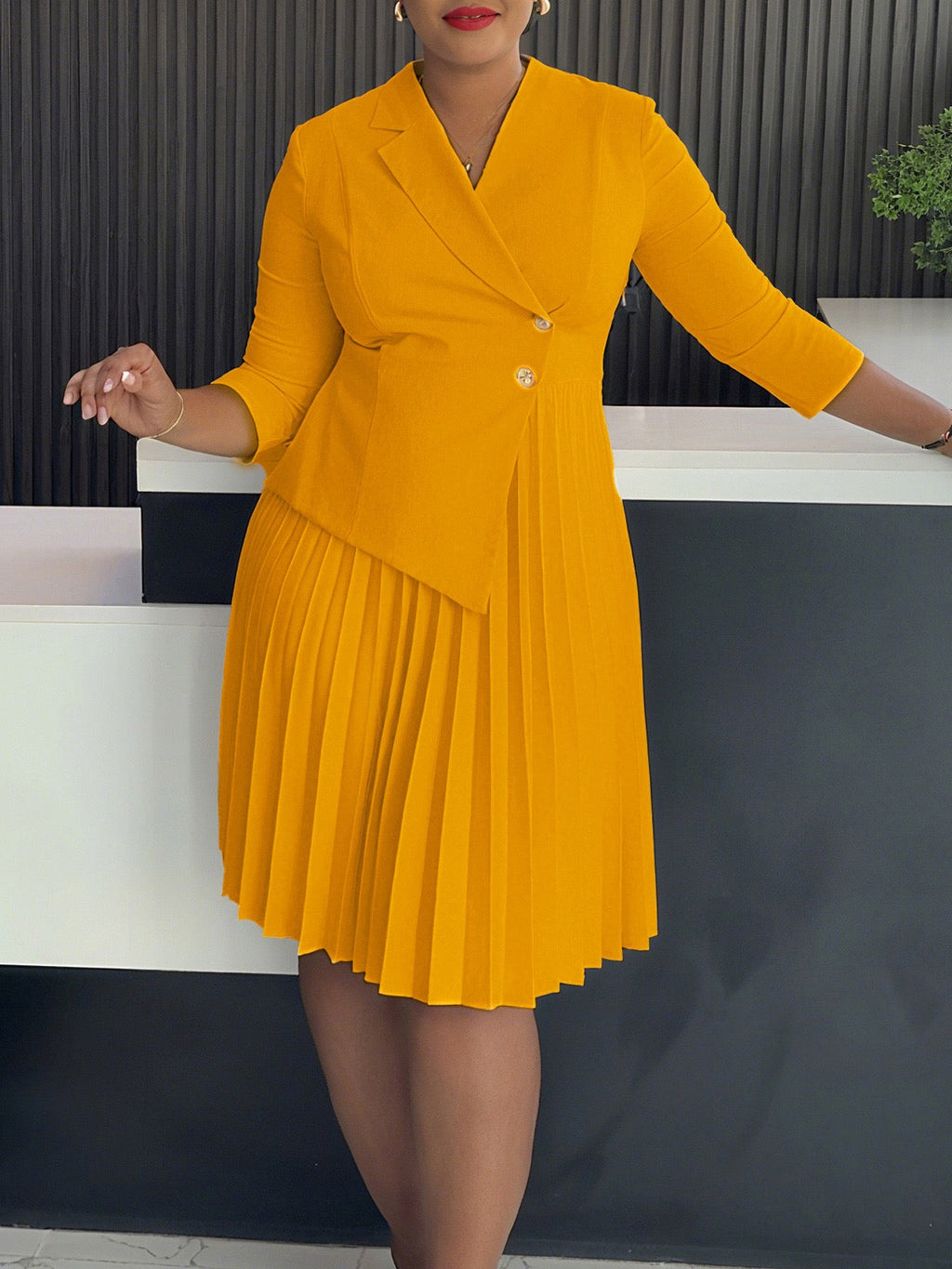 Elegant Work Midi Dress with Structured Top and Pleated Skirt