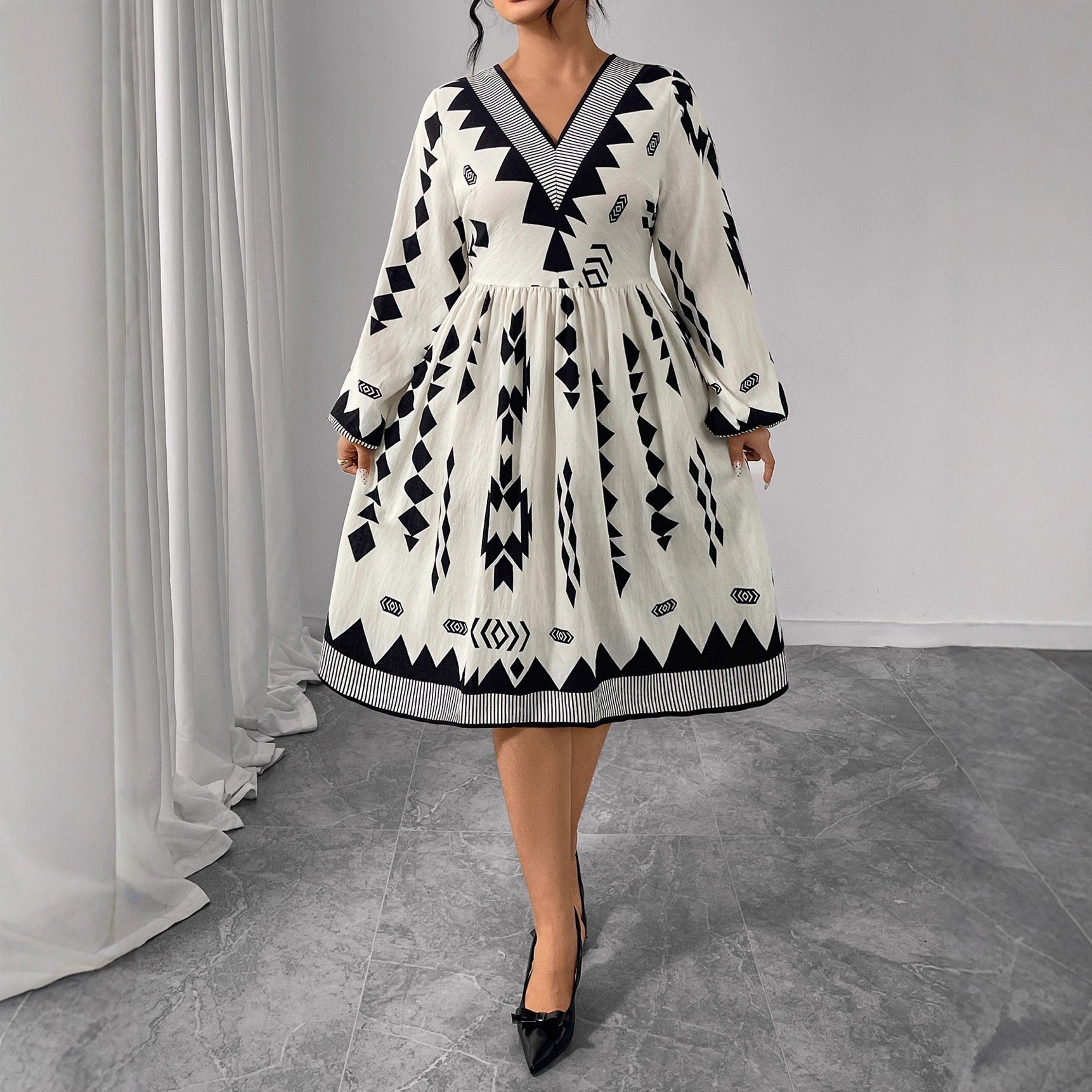 Plus Size V Neck Long Sleeve Patterned Midi Dress