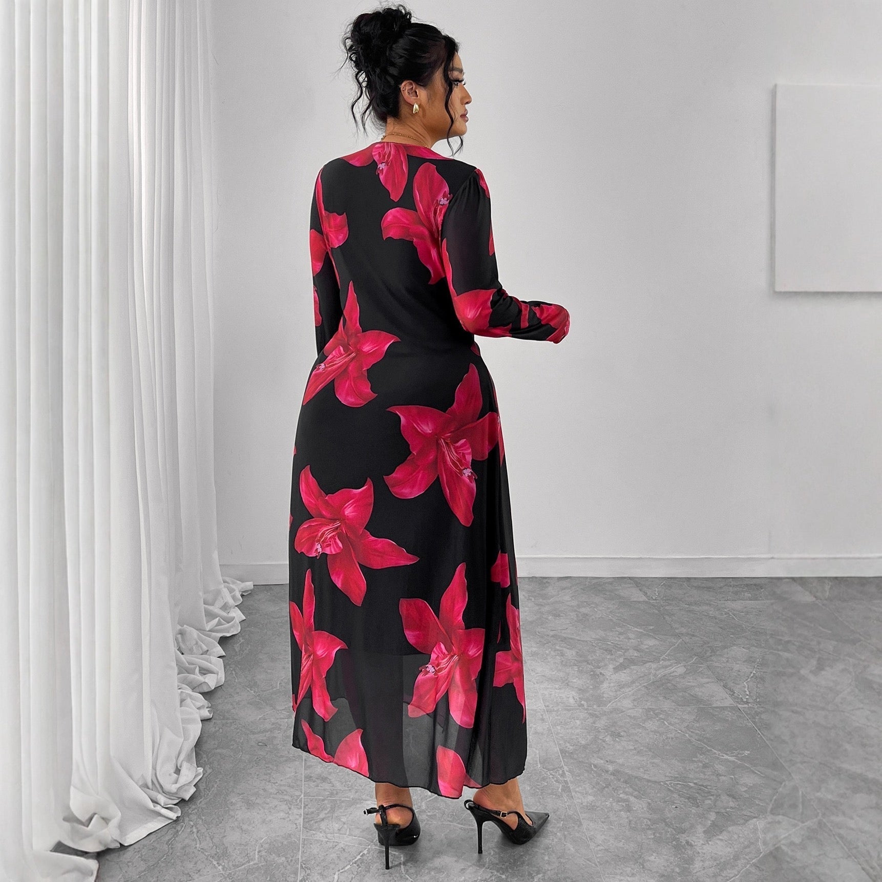 Plus Size Black Red Floral Long Sleeve Midi Dress