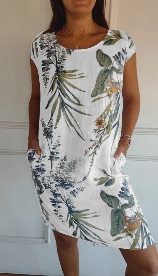 Relaxed Fit Tropical Print Short Sleeve Midi Dress