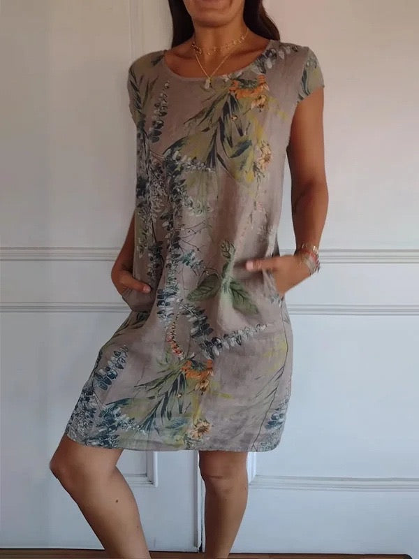 Relaxed Fit Tropical Print Short Sleeve Midi Dress